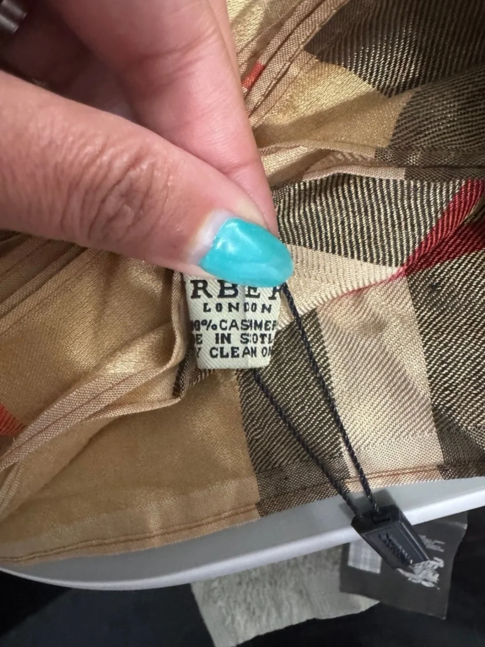 100% Cashmere Burberry Scarf